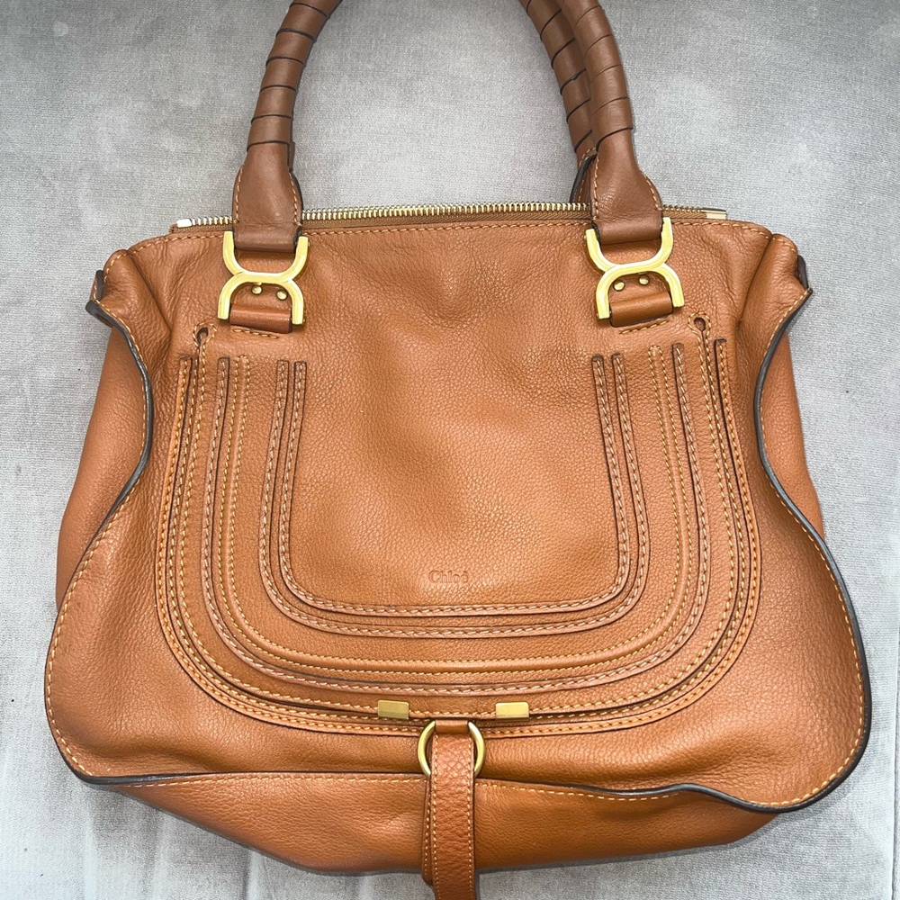 Gorgeous Like new Chloè Marcie bag. Tan with gold hardware. 🥰🍾 “medium”